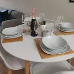 Fantastic Centrally Located 1 Bed Apartment