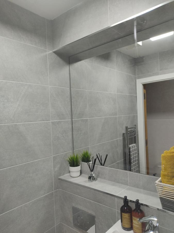 Fantastic Centrally Located 1 Bed Apartment *